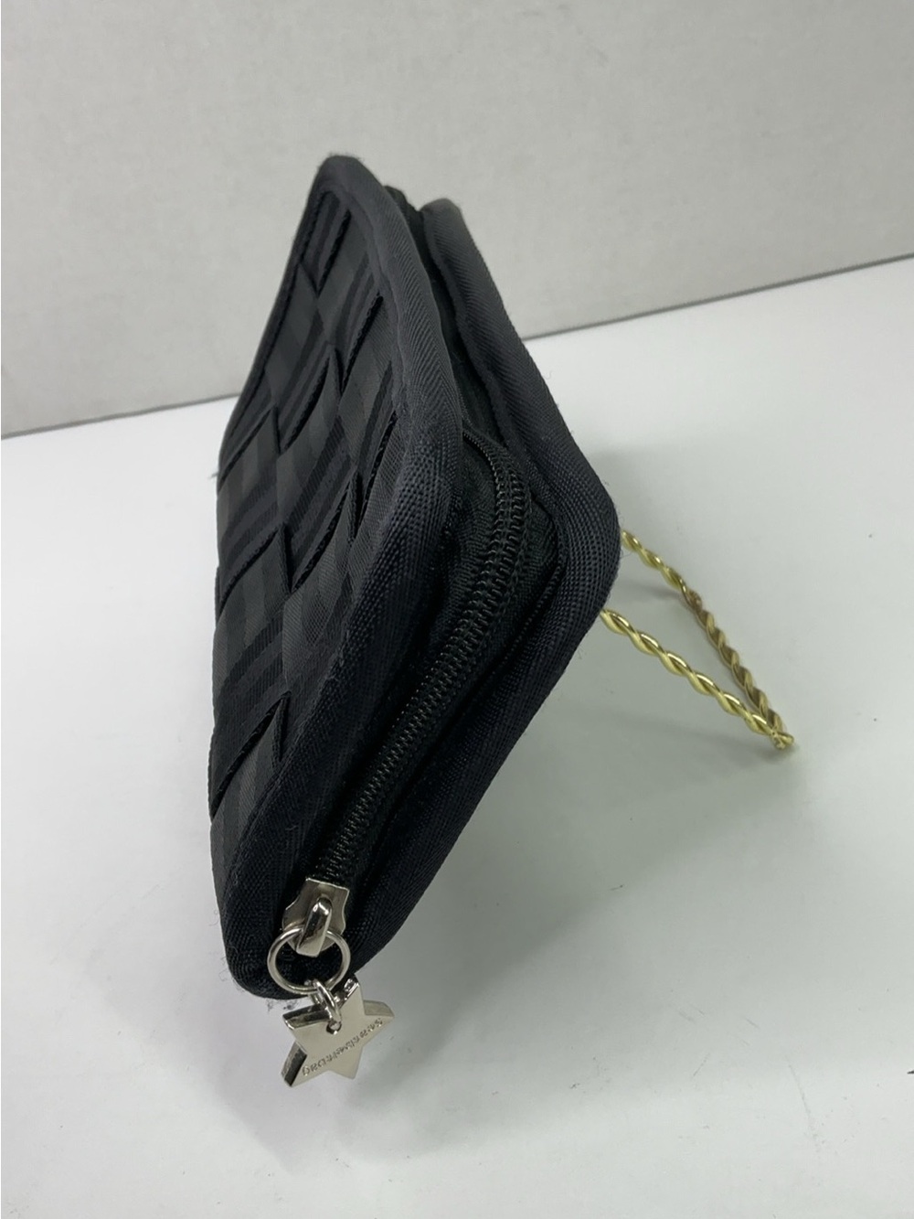 Harveys Seatbelt Bag wallet features black woven webbing and a gray. - Picture 2 of 11